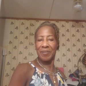 Meet your Posher, Gloria